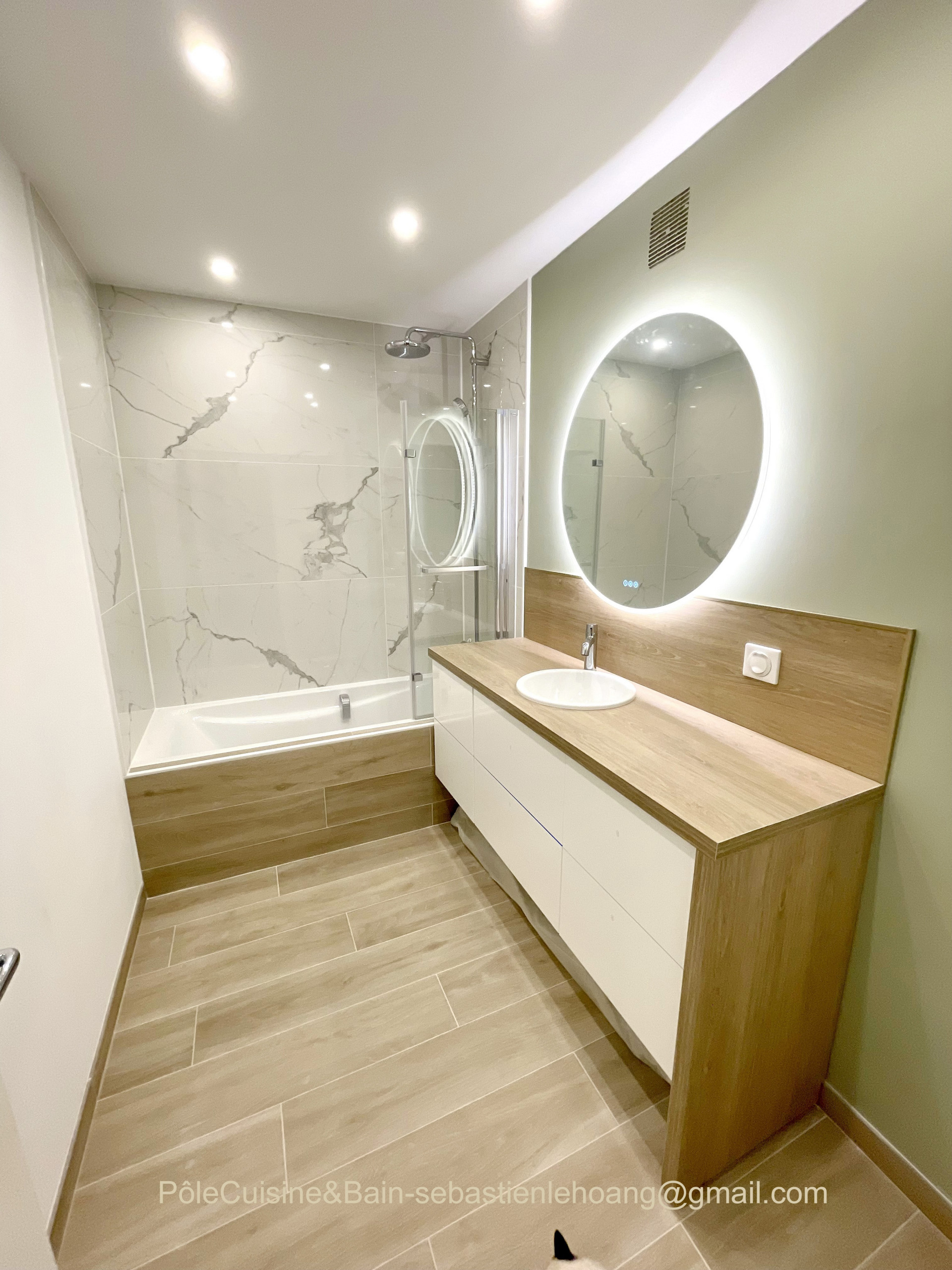 Versailles - SALLE DE BAIN MIXTE: fonction double bain & douche