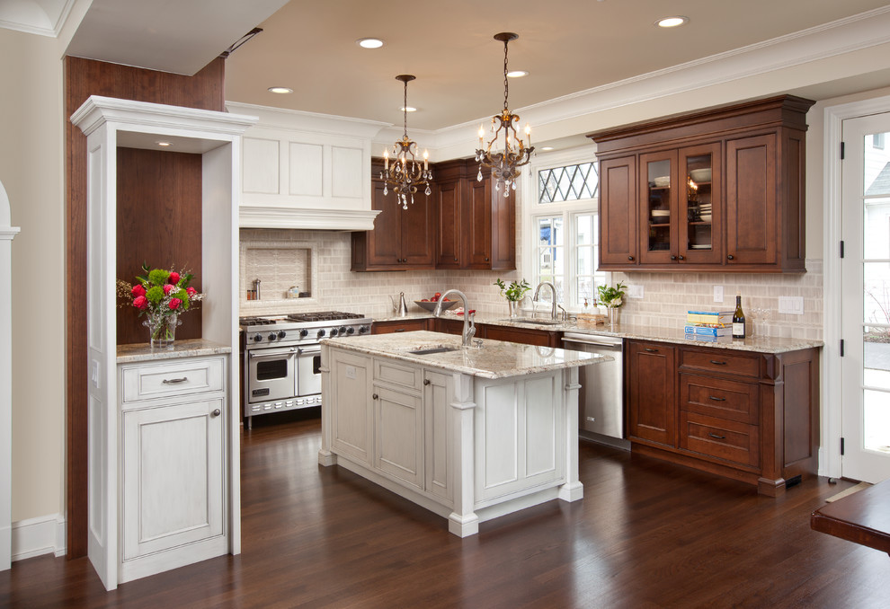 Inspiration for a timeless kitchen remodel in Columbus