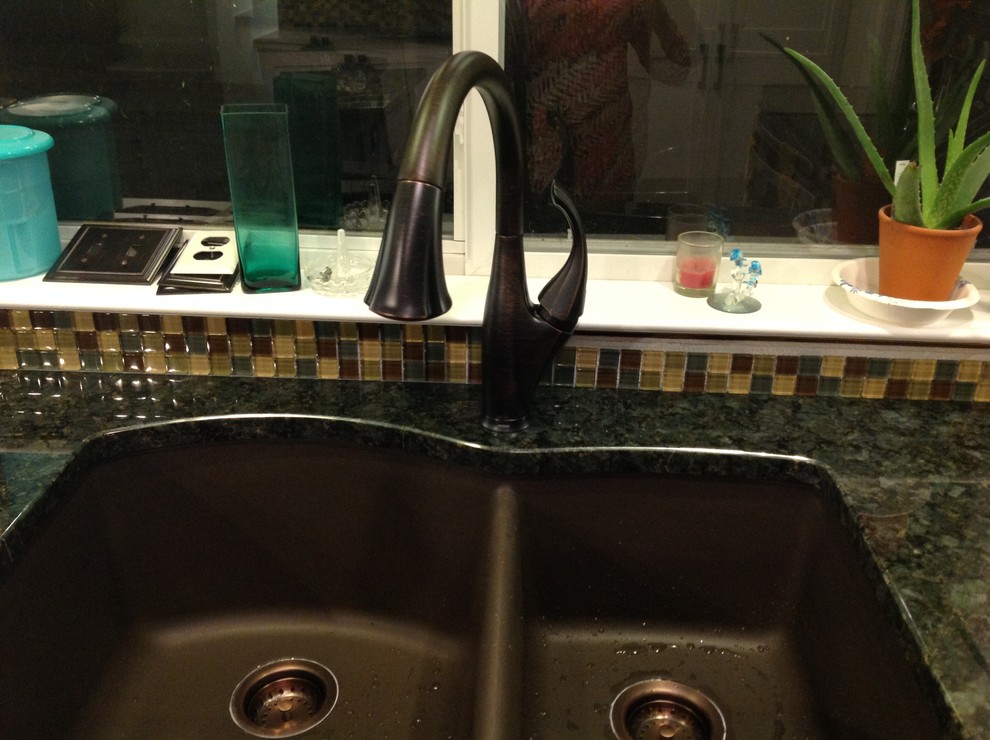 Transitional home design photo in Raleigh