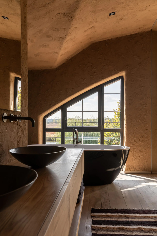 Свежая идея для дизайна: главная ванная комната среднего размера в стиле модернизм - отличное фото интерьера