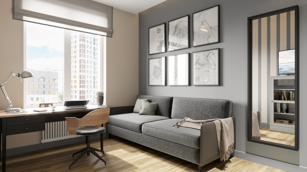 Рабочий стол возле окна