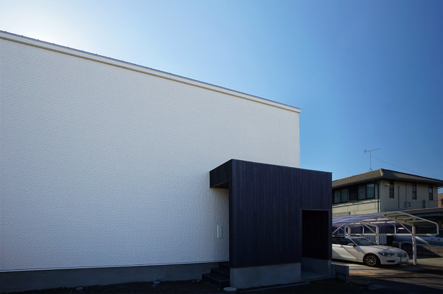大平町の家 moderno-facciata