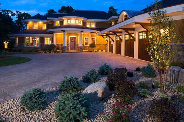 Front Exterior at Dusk maritim-haeuser