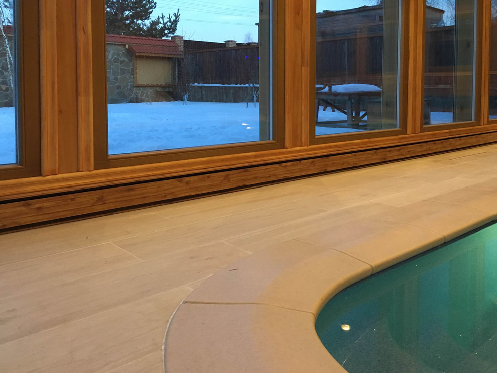 Плинтусная система Perimeter в доме с бассейном