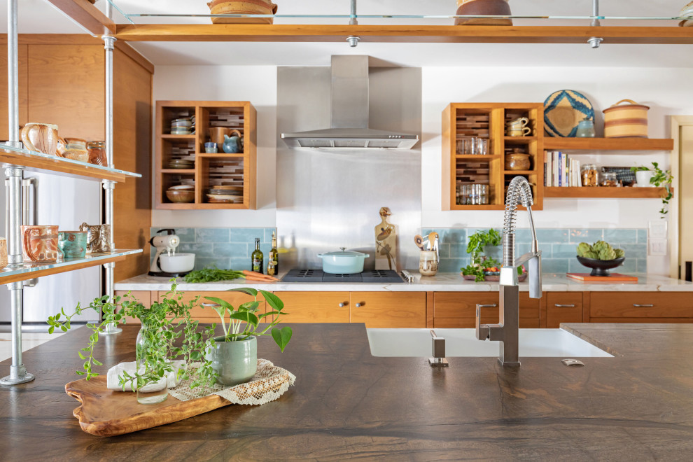 Design ideas for a midcentury kitchen in Houston.