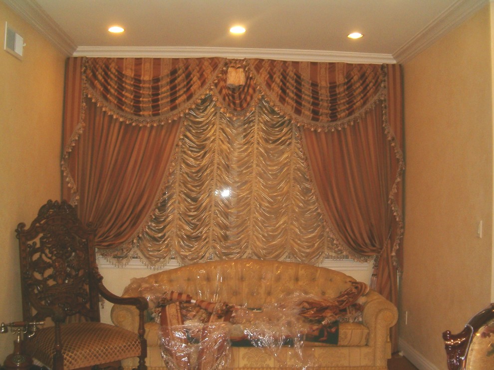 This is an example of a mid-sized traditional formal enclosed living room in New York with beige walls.
