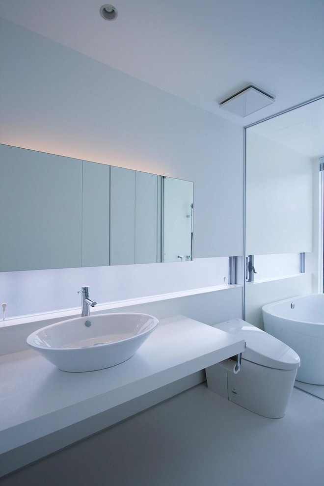Design ideas for a contemporary bathroom in Fukuoka.