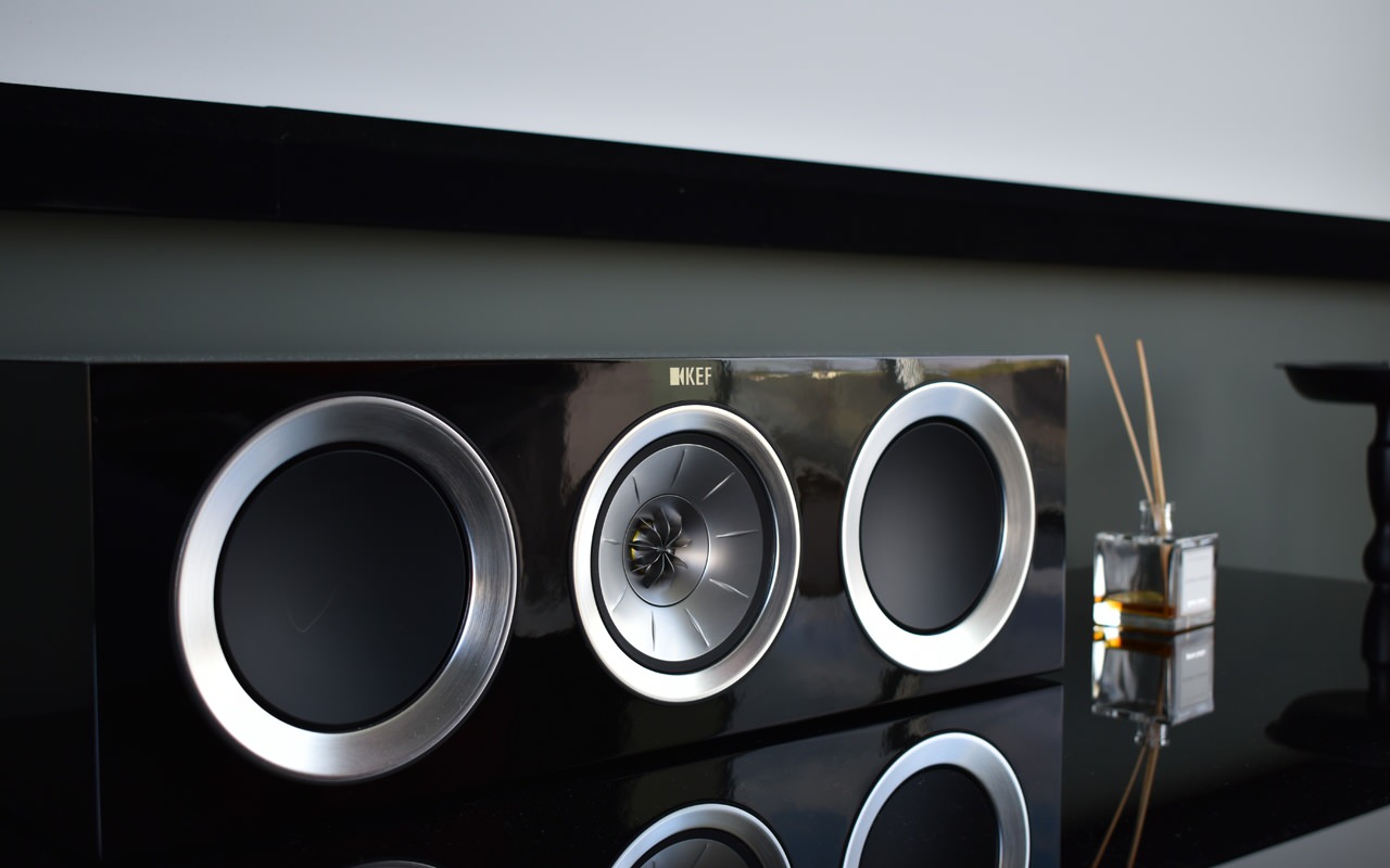 Домашний кинозал в коттедже