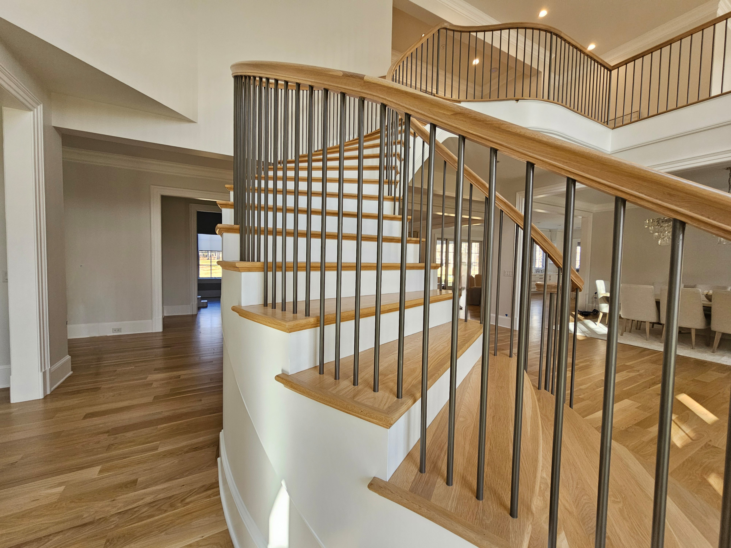 116_Elegant & Eye-catching Curved Staircase, Leesburg VA 20175