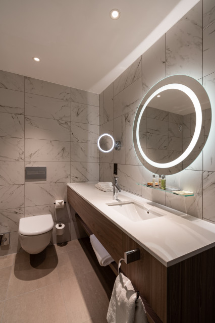 DoubleTree Hilton Bath eklektisk-badevaerelse