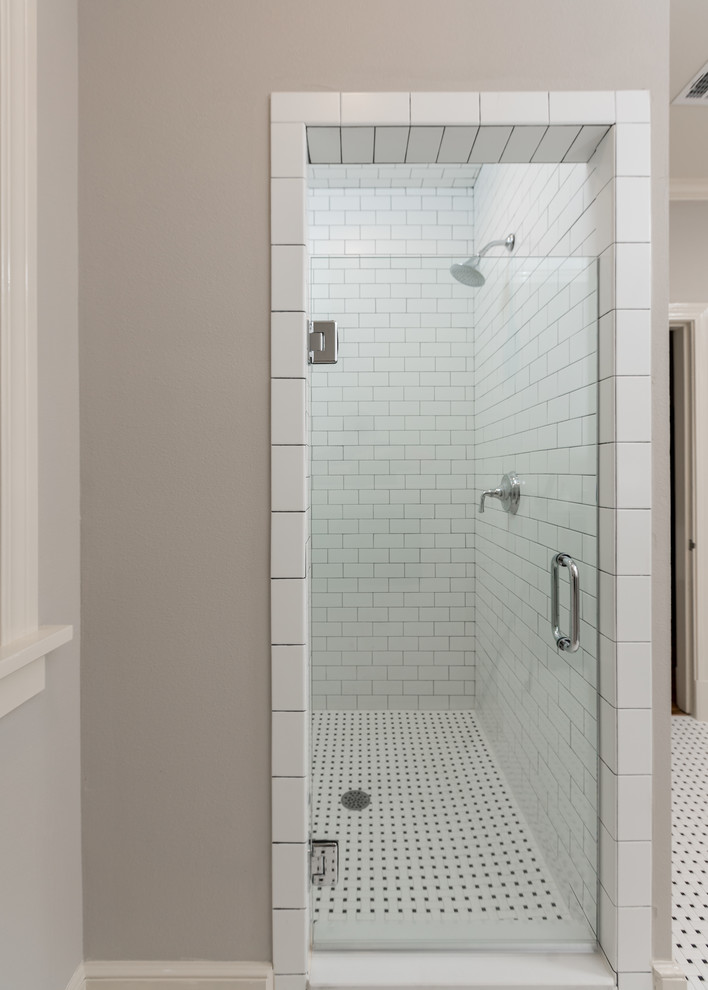 Mid-sized traditional master bathroom in Other with an alcove shower, white tile, subway tile, grey walls, ceramic floors, a pedestal sink, white floor and a hinged shower door.