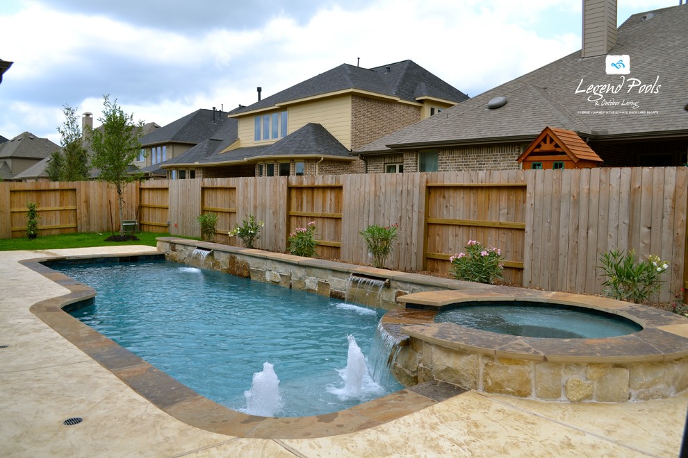 Design ideas for a traditional pool in Houston.