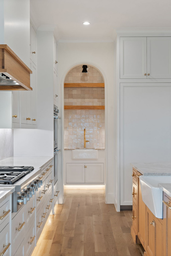 Example of a transitional kitchen design in Dallas
