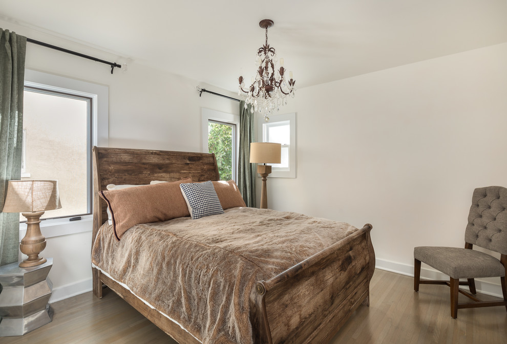Photo of a country bedroom in Los Angeles.