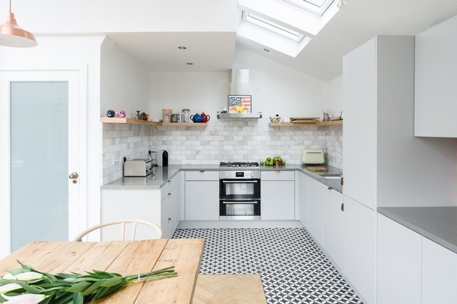 Contemporary kitchen modern-kueche
