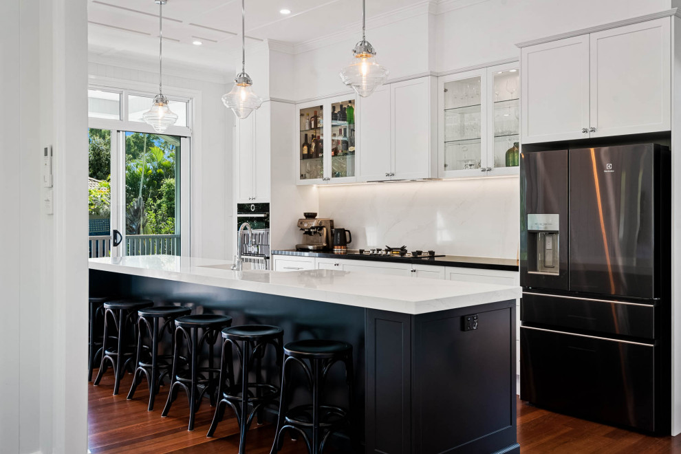 Design ideas for a traditional kitchen in Brisbane.