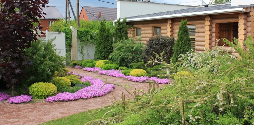 Маленький камерный сад.