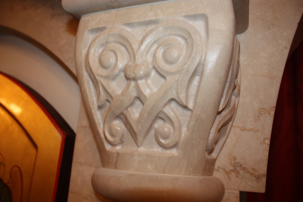 Иконостас в храме Пирогово.Московская область.