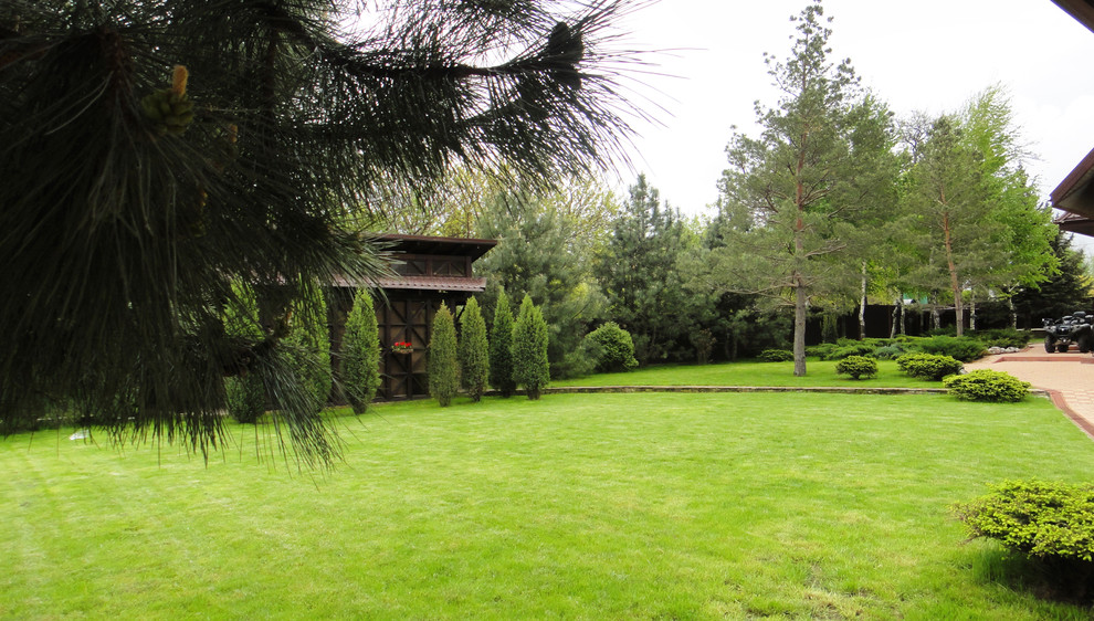 Ландшафт участка у озера