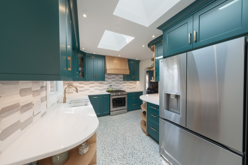 Example of a small transitional kitchen design
