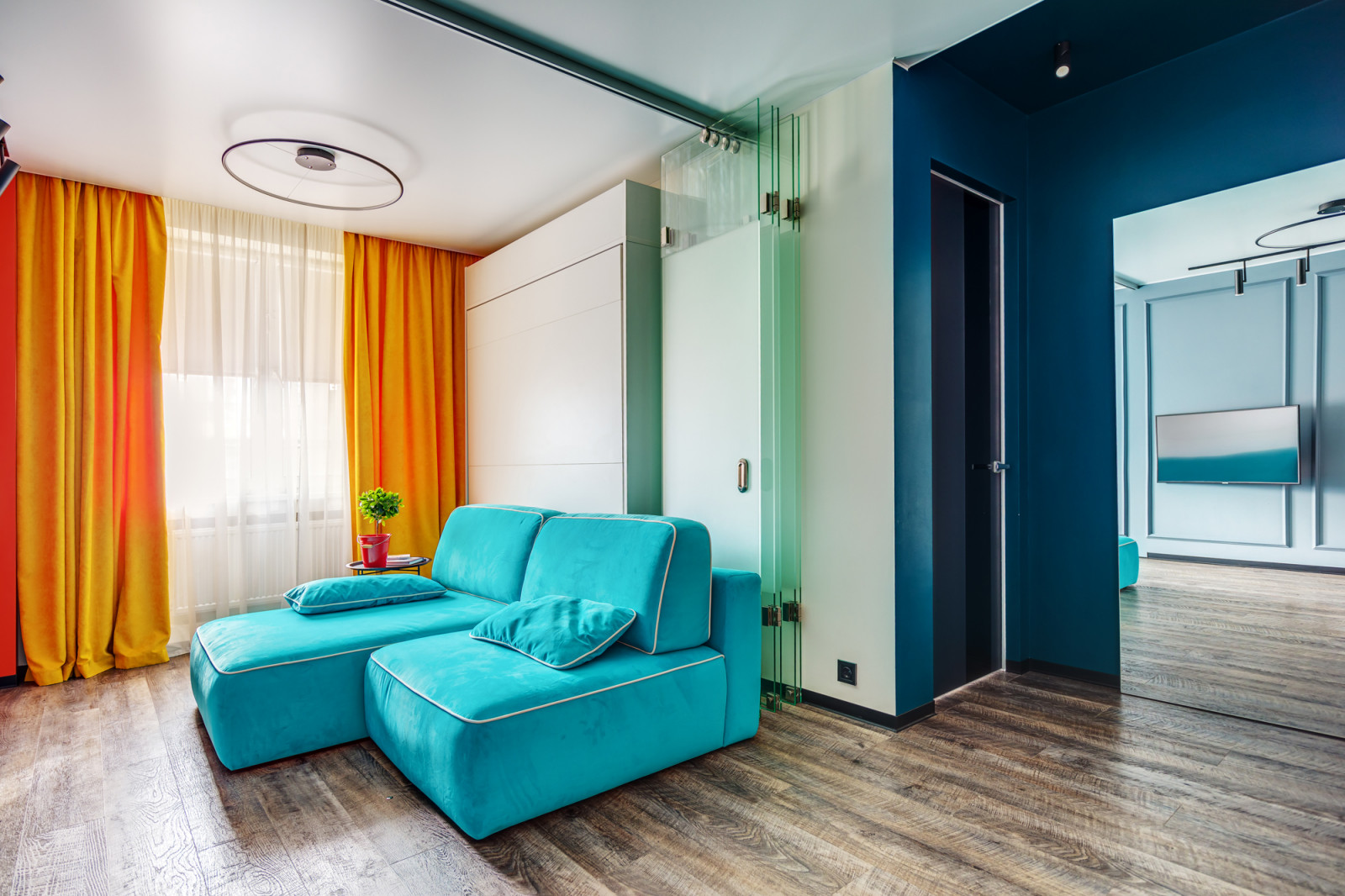 Современный и Яркий