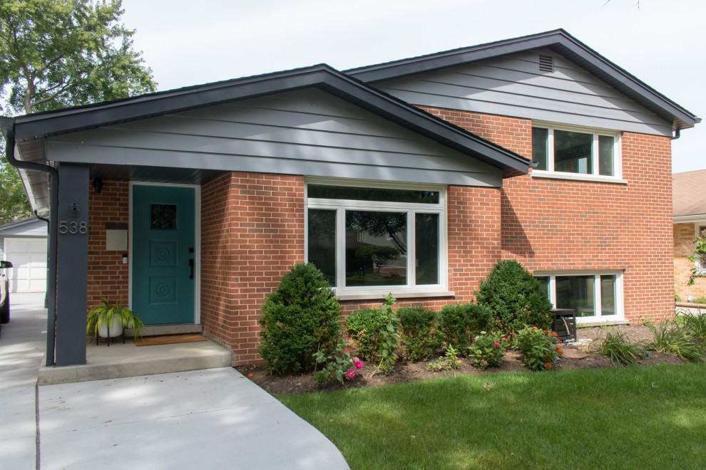 Transitional exterior home photo in Chicago