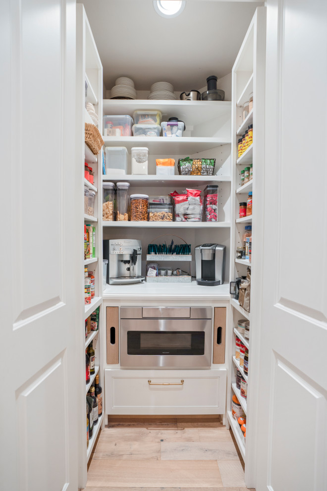 Example of a transitional kitchen design in Houston