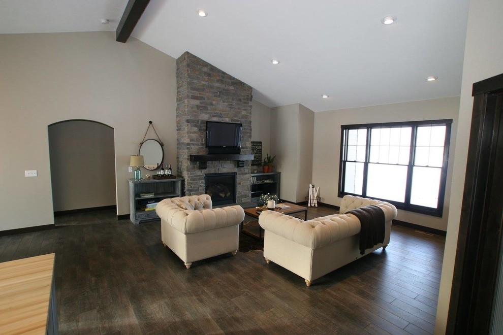 Home design - transitional home design idea