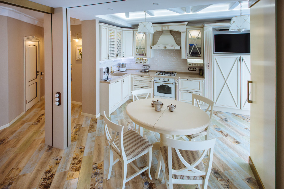 Современная интерпретация стиля "Шебби-шик" в двухкомнатной квартире на мансарде