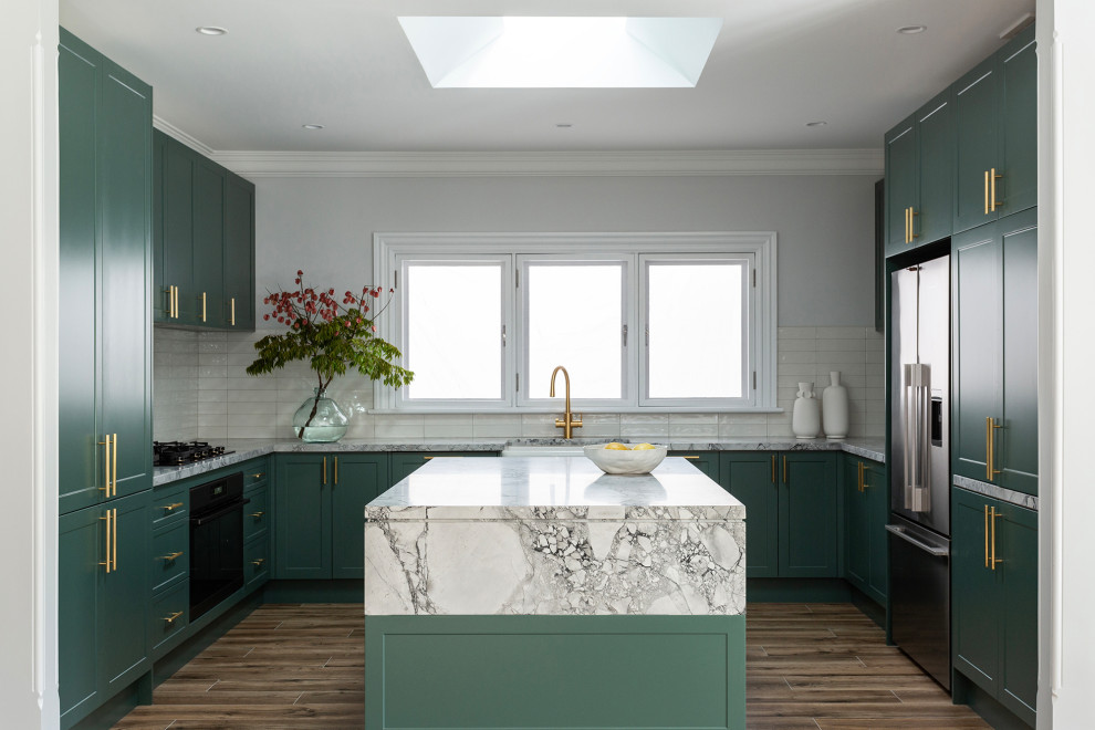 Transitional kitchen in Sydney.