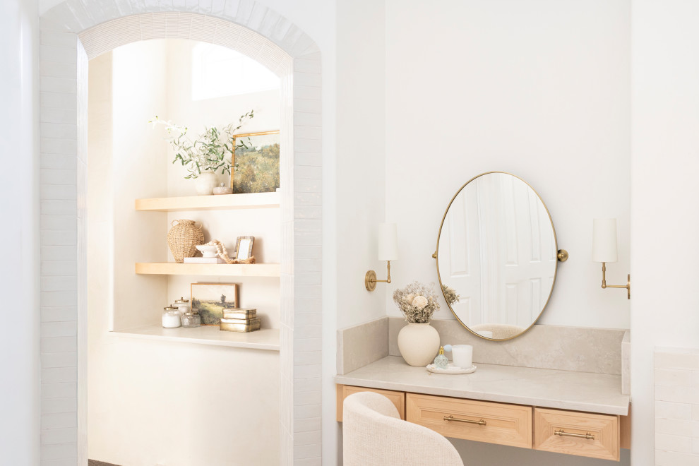 Home design - transitional home design idea in Orlando
