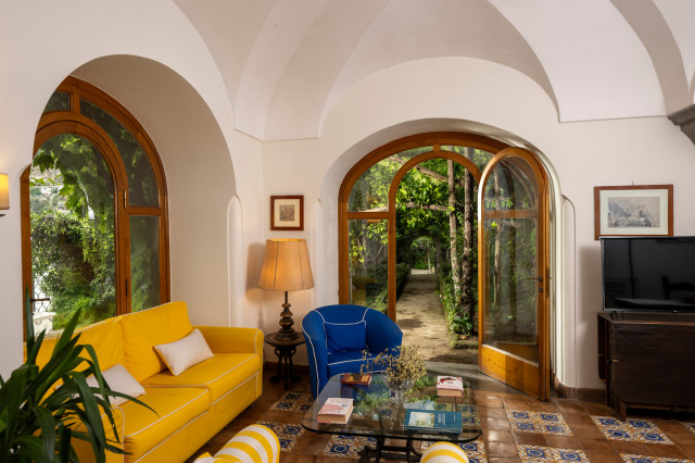 Casa Merc&egrave; Positano - Soggiorno mediterranean-living-room