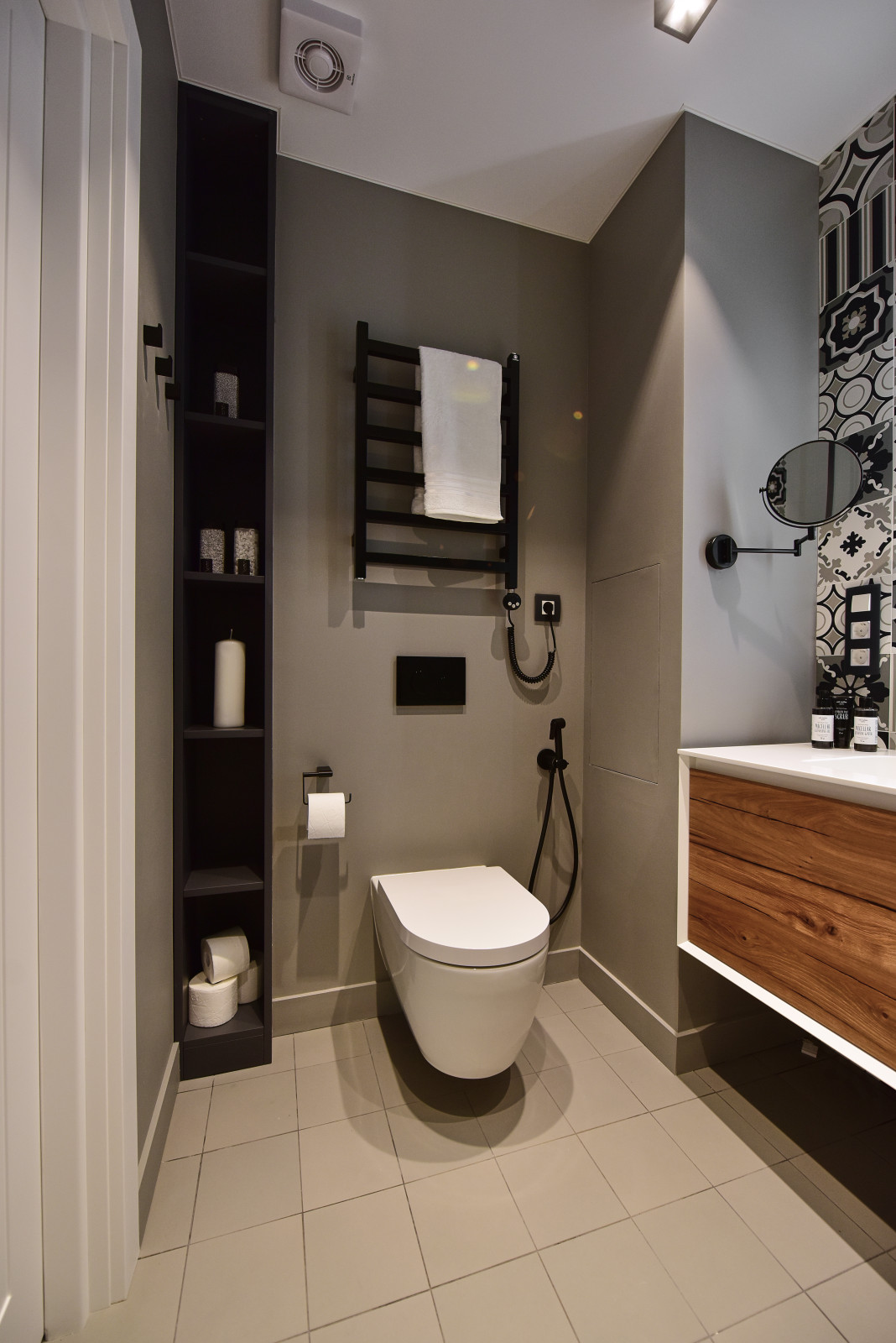 "Белоснежная история"