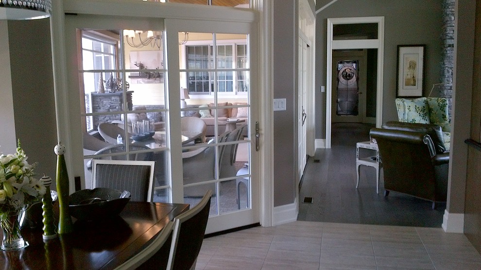 Transitional home design photo in Toronto