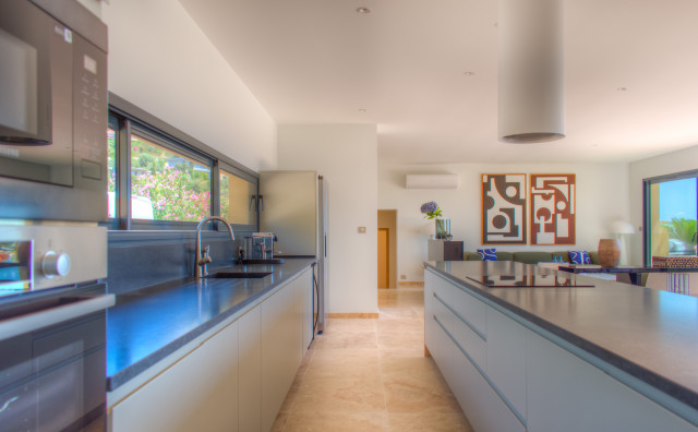 Villa L mediterranean-kitchen