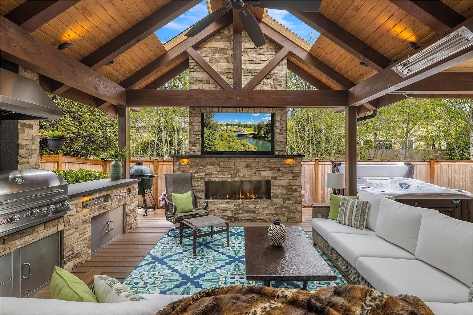 Sammamish Vaulted Outdoor Living