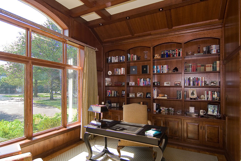 Design ideas for a traditional home office in St Louis.