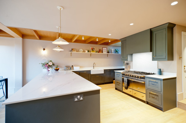BLUNDEN traditional-kitchen