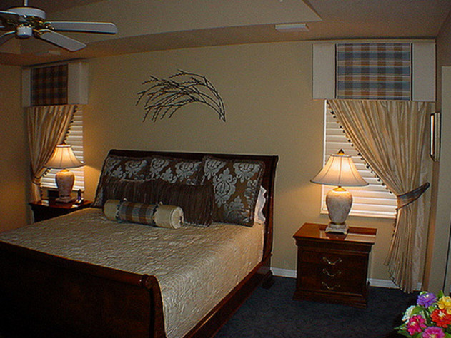 Inspiration for a transitional home design remodel in Orlando