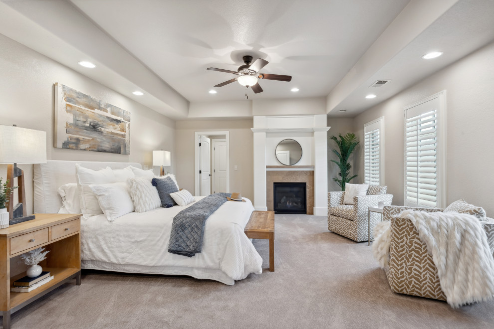 Transitional home design photo in Denver