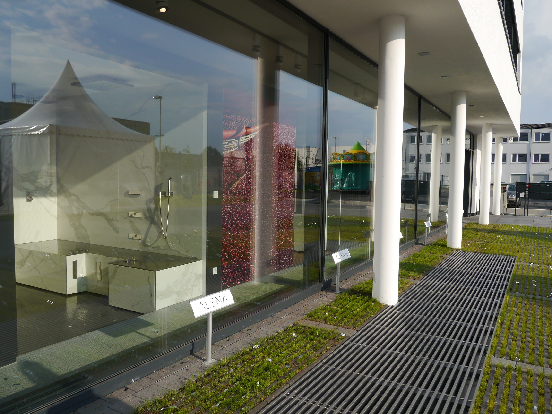 Alena Showroom Bad Sanitär Küche Raumausstattung Heizung Planung Präsentation Modernisierung Ausstellung Interior Design NRW Krefeld Gießen Architektur Innenarchitektur Gestaltung 3D RT-Holding