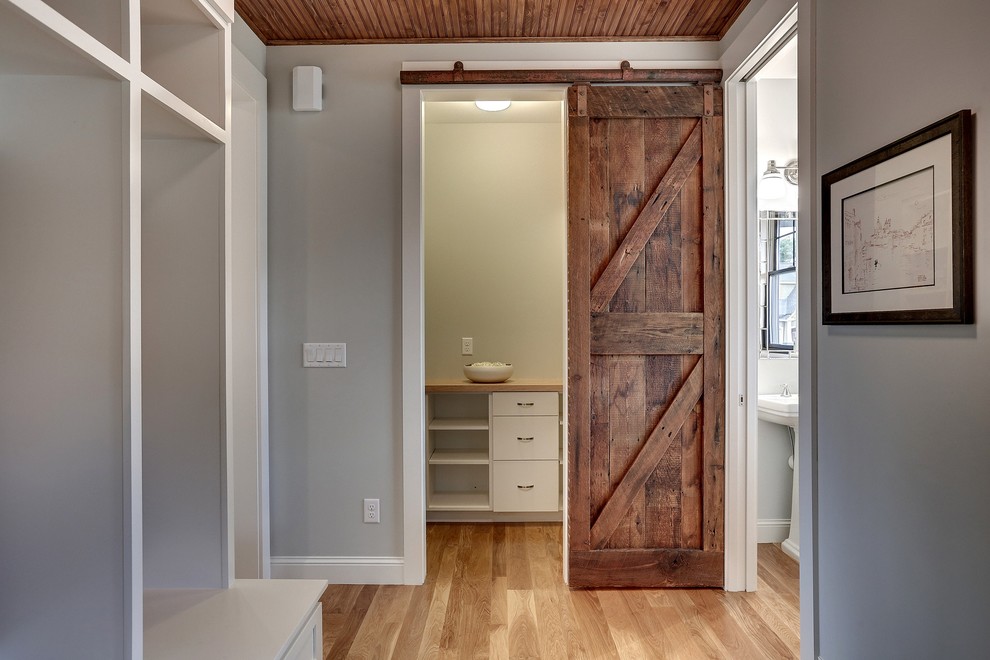 Transitional kitchen photo in Minneapolis