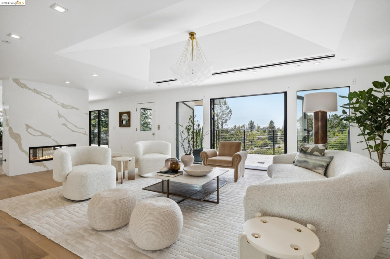 Modern House - Moyer Place