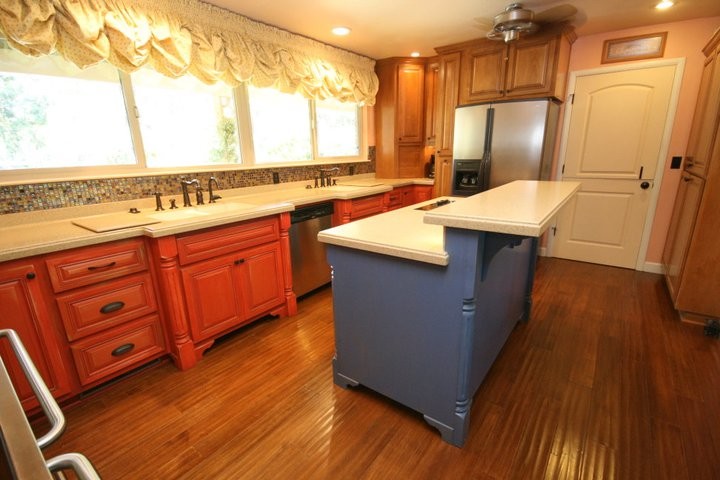 Kitchen - transitional kitchen idea