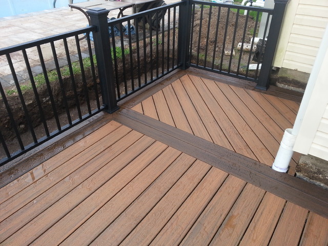 TREX Havana Gold/ TREX Signature Aluminum Railing - Other - by The Deck Guy  | Houzz IE