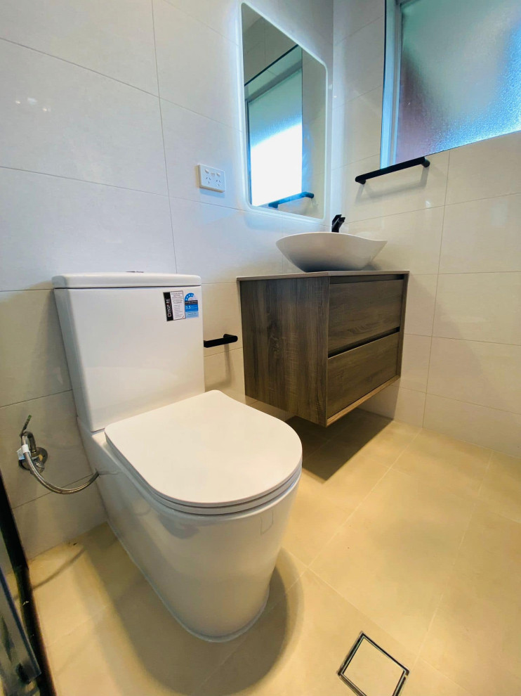 Photo of a traditional powder room in Sydney.