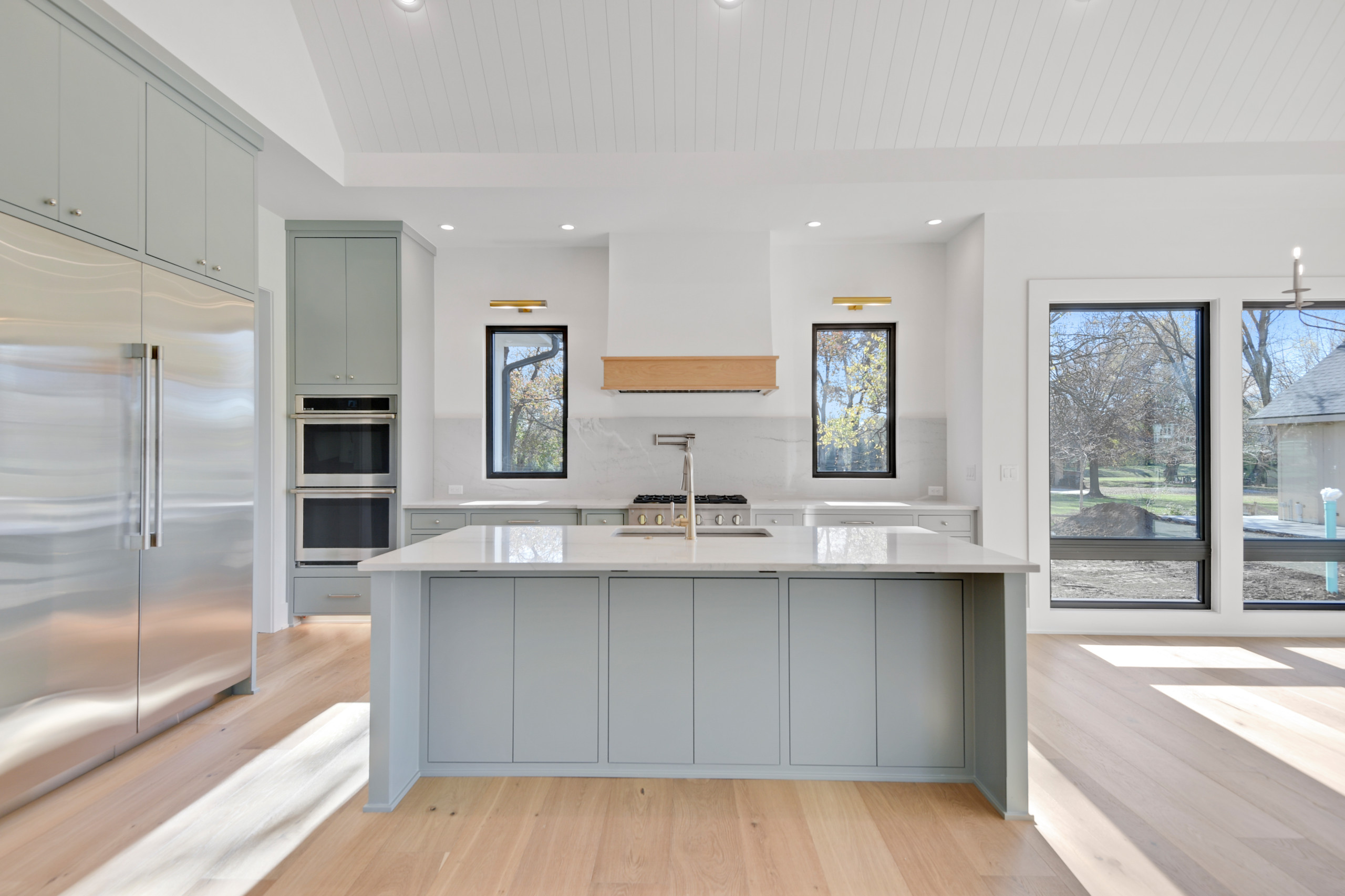 148th and Switzer, Custom Build