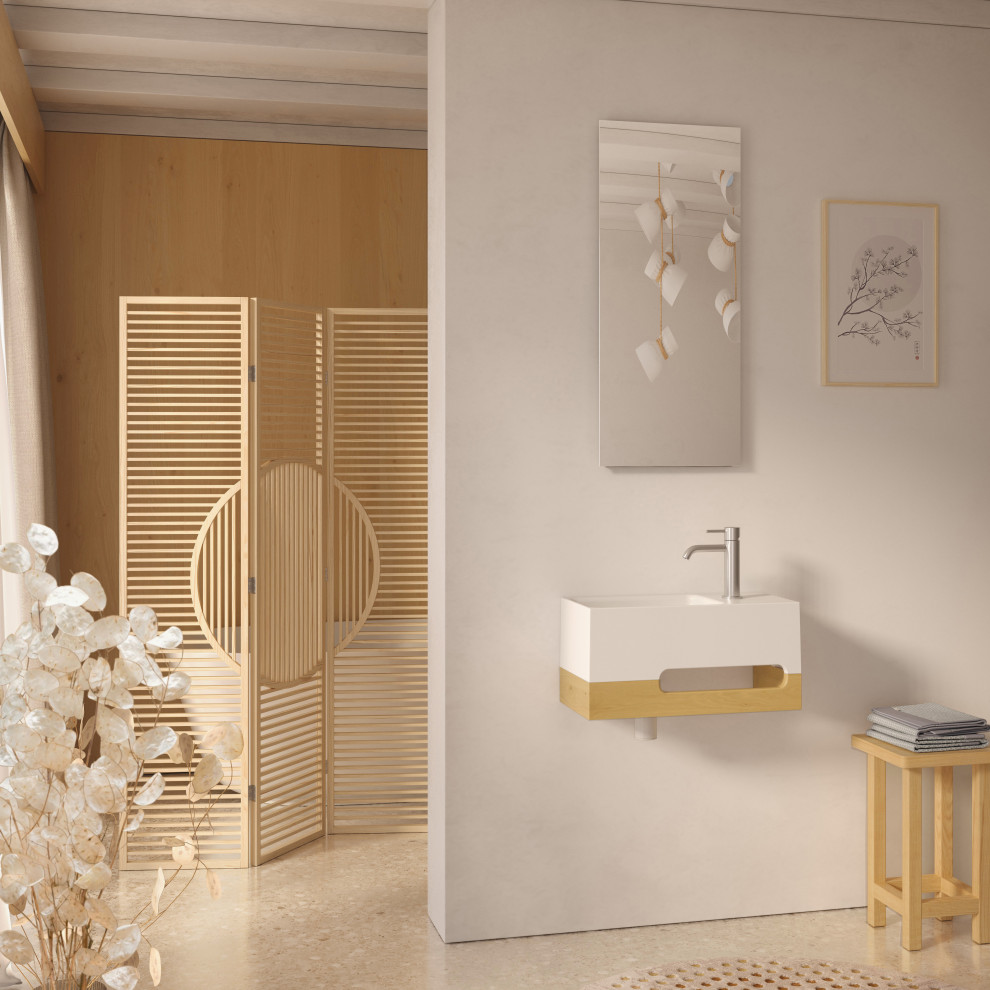 Aménagement d'une petite salle de bain blanche et bois craftsman en bois clair avec un placard sans porte, une vasque, un plan de toilette blanc, meuble simple vasque et meuble-lavabo suspendu.