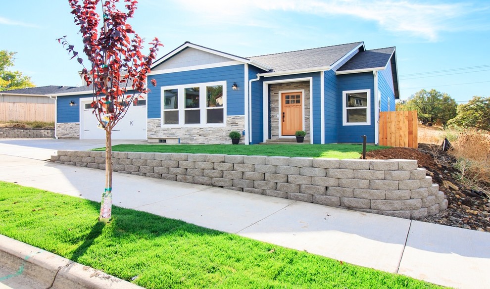 Home design - transitional home design idea