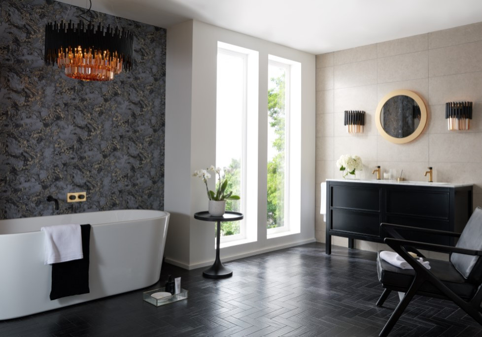 Идея дизайна: ванная комната в современном стиле с отдельно стоящей ванной, открытым душем, белой плиткой, мраморной плиткой, мраморной столешницей, тумбой под две раковины, напольной тумбой, любым потолком и любой отделкой стен